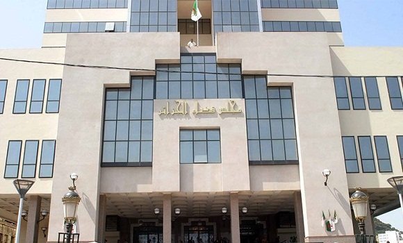 إيداع متعاملين اقتصاديين الحبس بتهمة إنشاء شركات وهمية والتهرب الضريبي