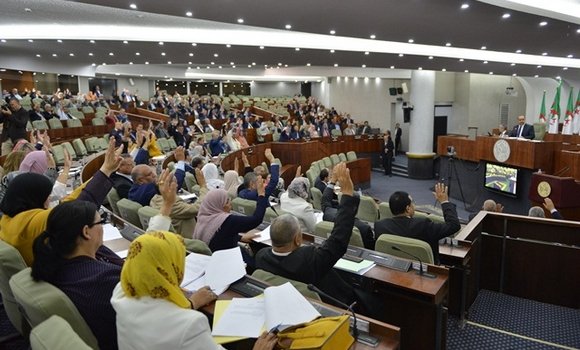 المصادقة على مشروع قانون الوقاية من تبييض الأموال وتمويل الإرهاب