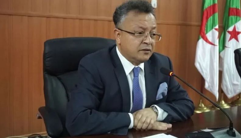 بداري يجتمع بإطارات من الوزارة والديوان الوطني للخدمات الجامعية