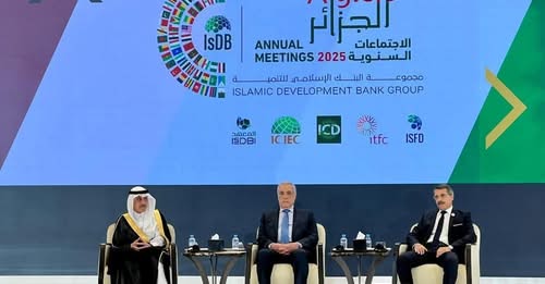 توقيع اتفاقيات تمويل ومذكرات تفاهم بقيمة تتجاوز مليار دولار