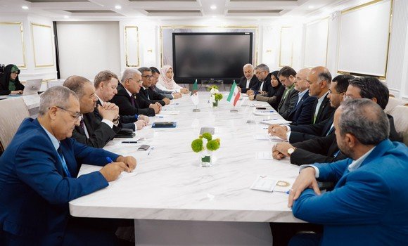 رئيس المجلس الشعبي الوطني يتحادث بجاكرتا مع نظيره الإيراني
