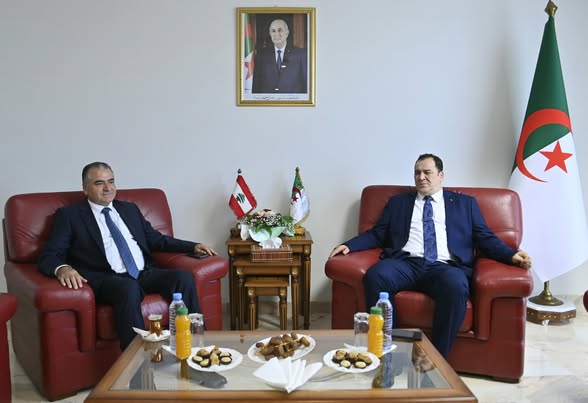 وزير الاتصال يستقبل السفير اللبناني بالجزائر