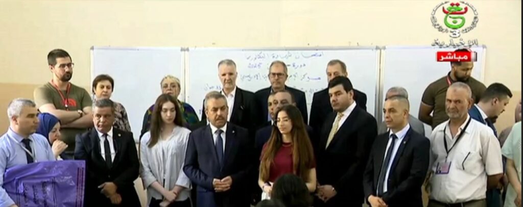 سعداوي يعطي إشارة انطلاق امتحان شهادة البكالوريا من ثانوية الإدريسي بالجزائر العاصمة