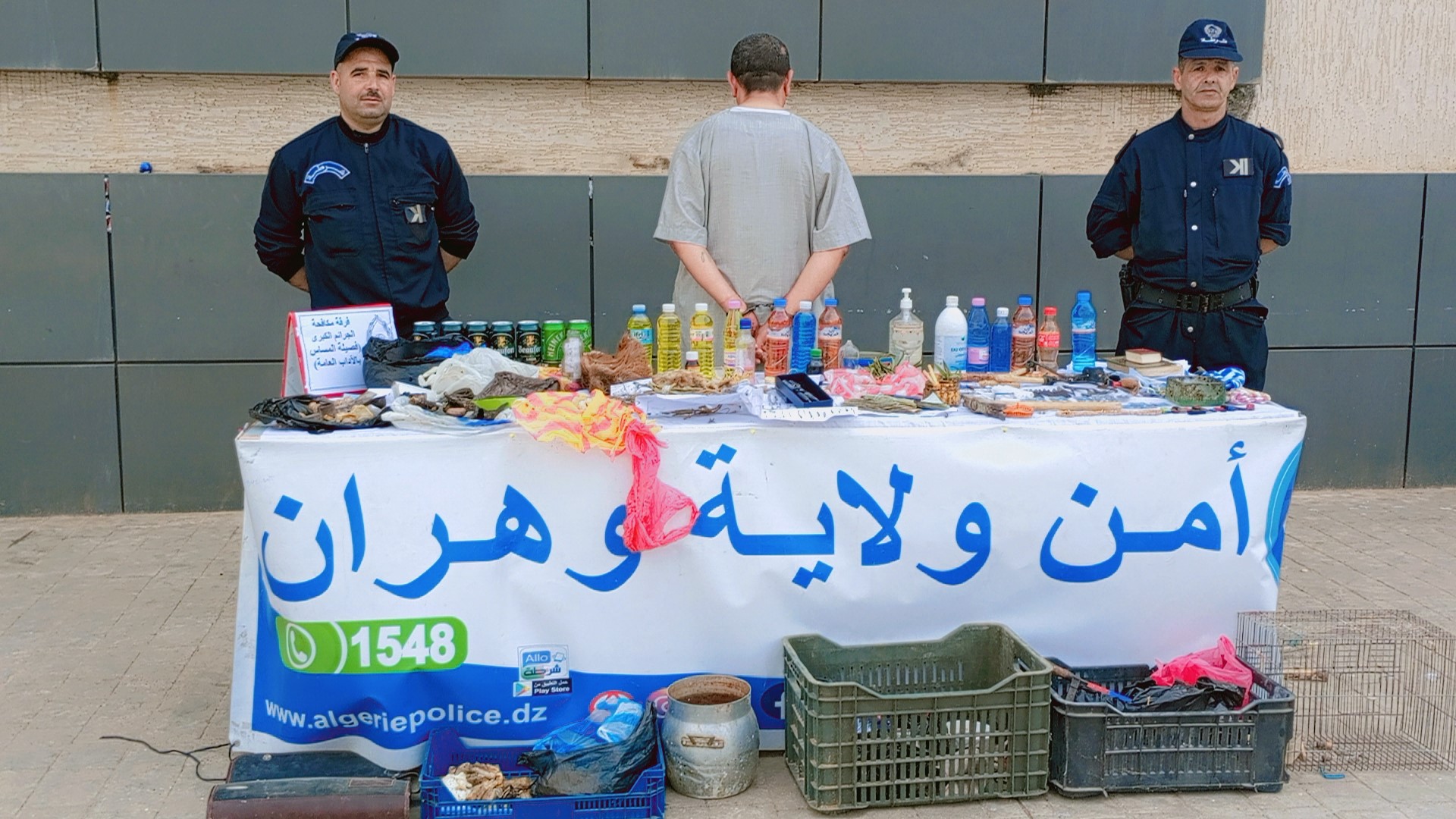 أمن وهران يطيح  بشخص متورط في قضية النصب والاحتيال عن طريق ممارسة طقوس السحر والشعوذ