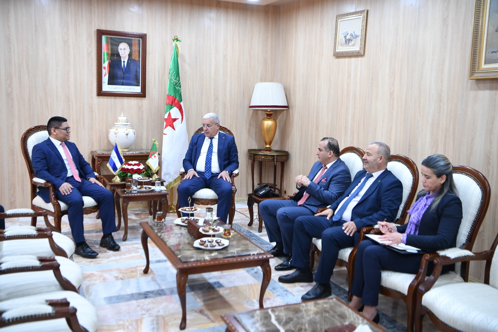 رئيس المجلس الشعبي الوطني يستقبل سفير جمهورية نيكاراغوا ويبحثان سبل تعزيز التعاون الثنائي