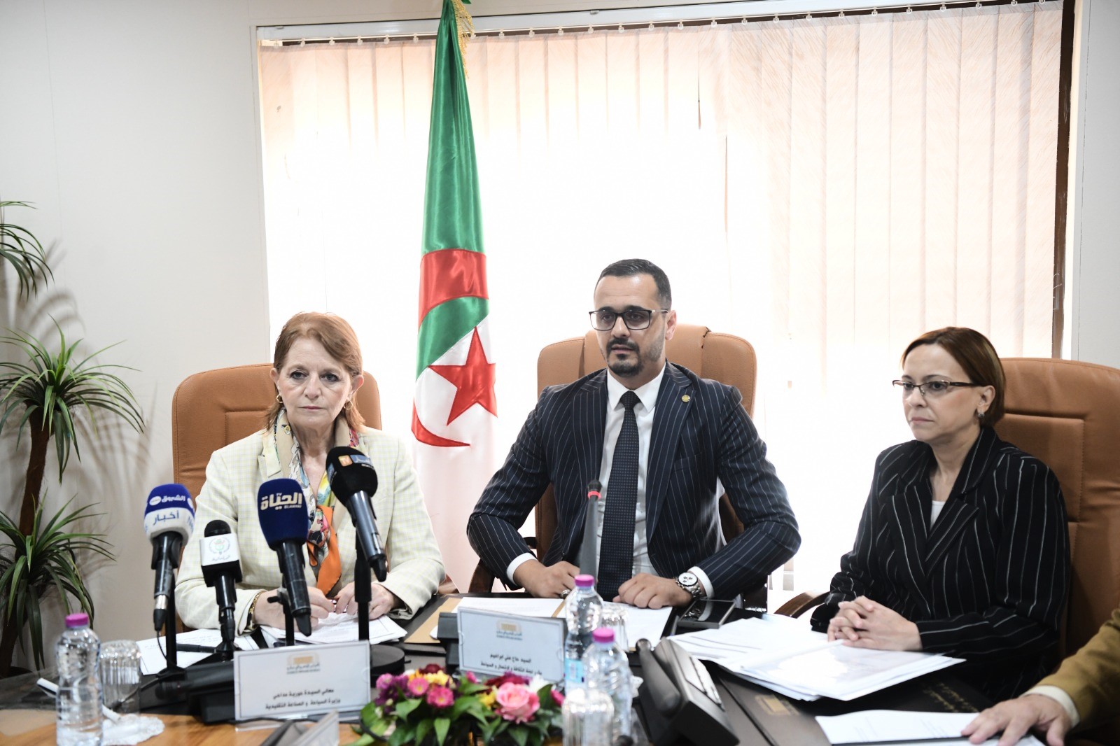 لجنة الثقافة والاتصال والسياحة تستمع إلى عرض حول مشروع قانون القواعد العامة للاستعمال والاستغلال السياحيين للشواطئ