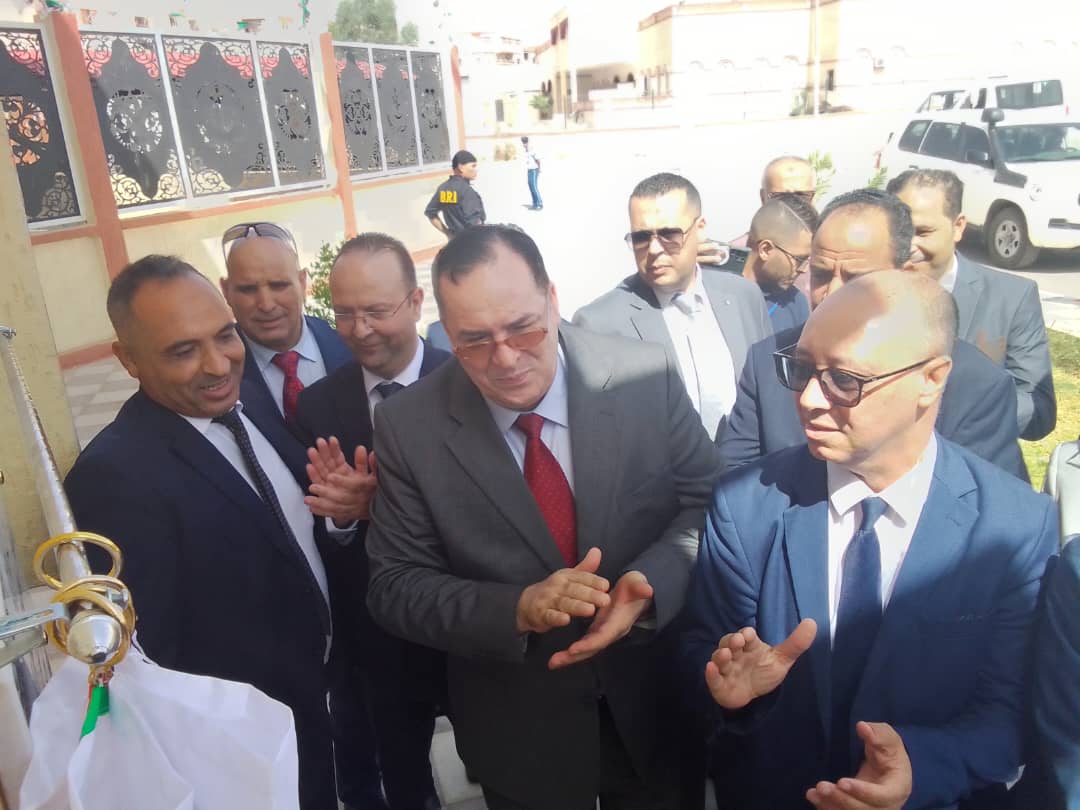 رئيس الجمهورية يولي عناية خاصة للإذاعات المحلية وتطويرها