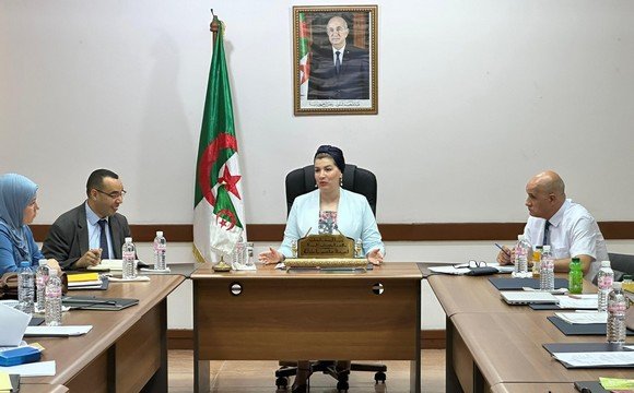 مولوجي تشرف على أول اجتماع تنسيقي لإطلاق البرنامج الموجه للأطفال المصابين بطيف التوحد