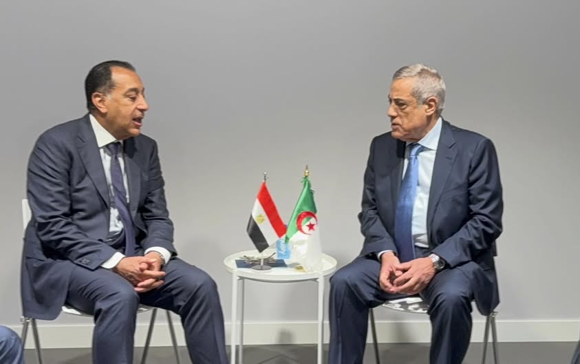 العرباوي يلتقى رئيس مجلس الوزراء المصري بإشبيليا