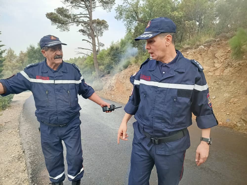 العقيد بوعلام بوغلاف يشرف على اخماد حريق الشريعة بالبليدة