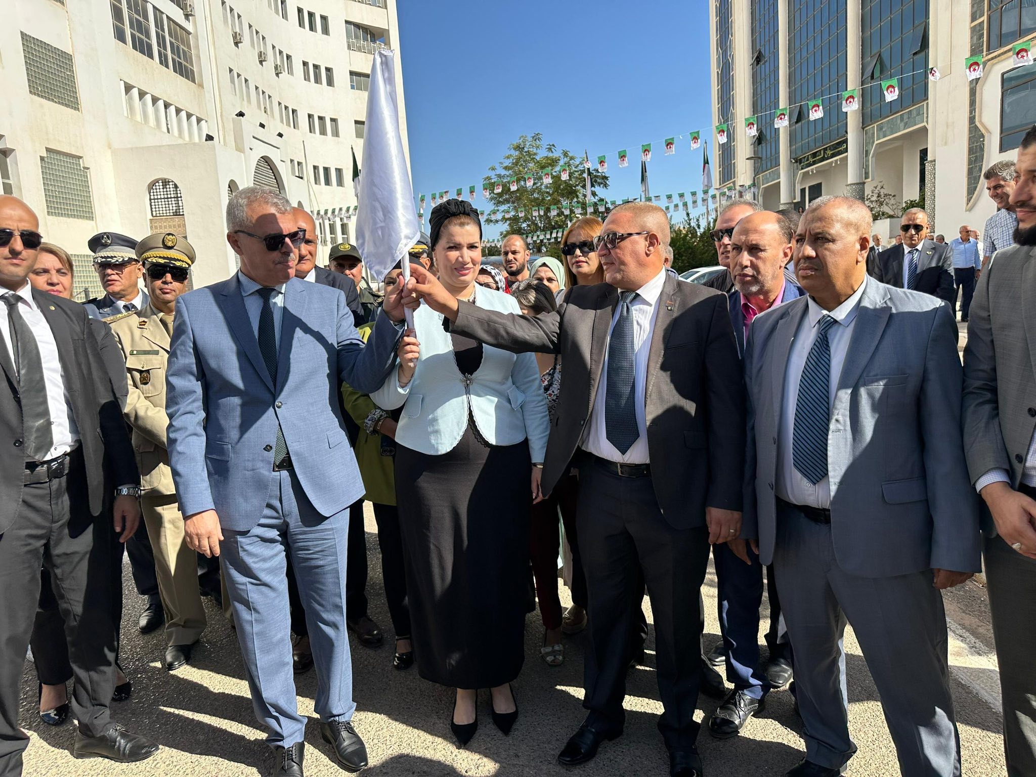 مولوجي: قرار الرئيس تبون بالتكفل بالمعوزين غير المؤمن لهم يعزز التزام الدولة بتوفير الحماية الاجتماعية لكل المواطنين