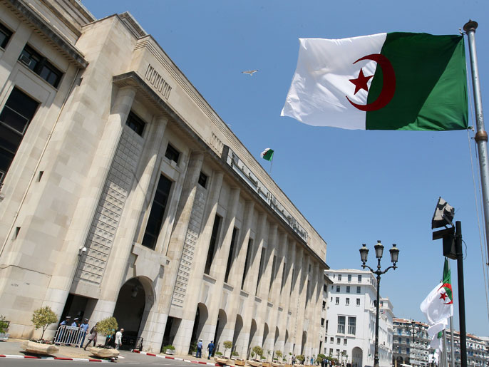 البرلمان العربي يهنئ الجزائر بانضمامها كعضو ملاحظ وحيد إلى “الآيبا”