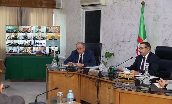 سعيود يشرف على اجتماع تنسيقي مع ولاة الجمهورية والولاة المنتدبين ورؤساء الدوائر