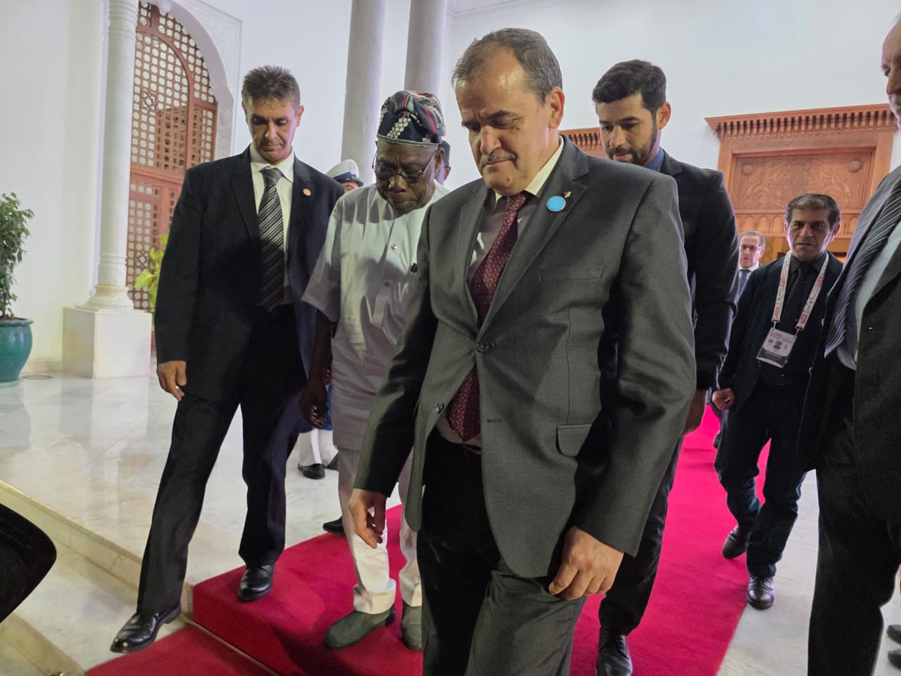وزير التجارة يودّع أوباسانجو في ختام فعاليات معرض IATF 2025