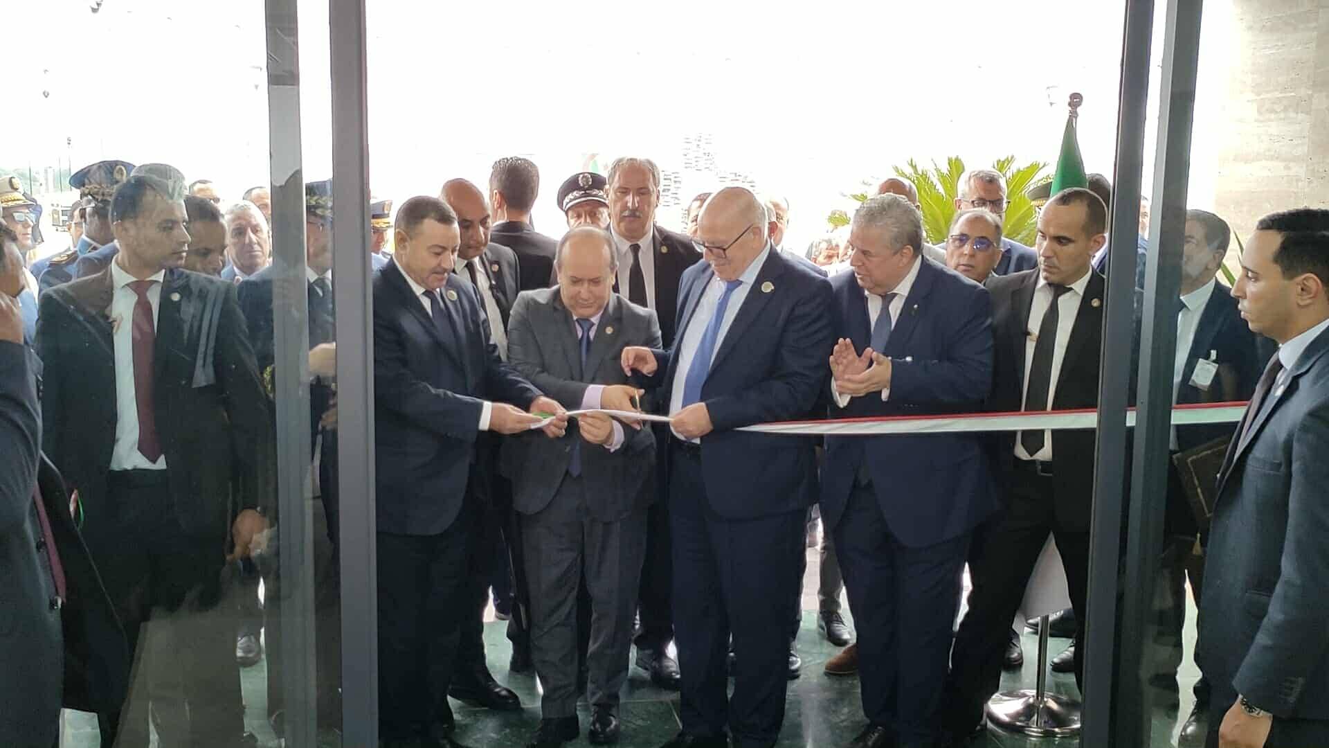الوزير الأول سيفي غريب يدشن مركب سحق البذور الزيتية وإنتاج الأعلاف بجيجل