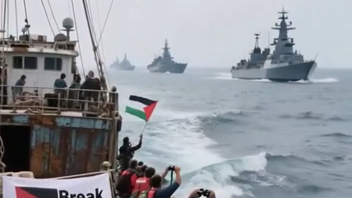 قوات الاحتلال الصهيوني تعترض عددا من سفن “أسطول الصمود العالمي”