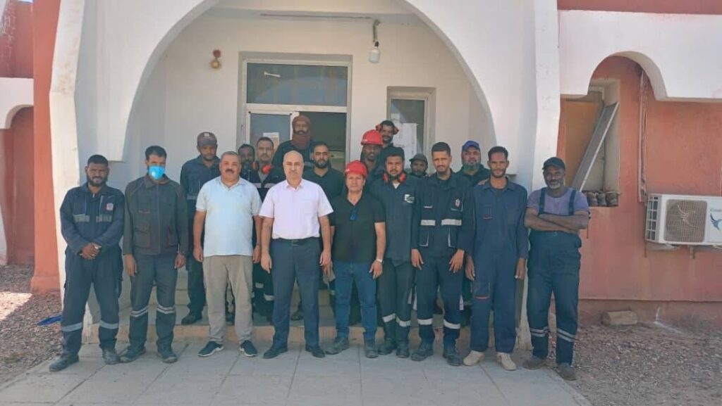 وفد رفيع من مجمع سونلغاز يقوم بزيارة عمل إلى  برج باجي مختار